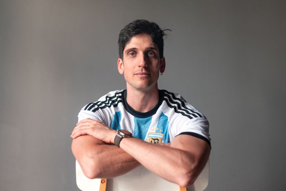 Lionel Messi Inter Miami CF jersey pose