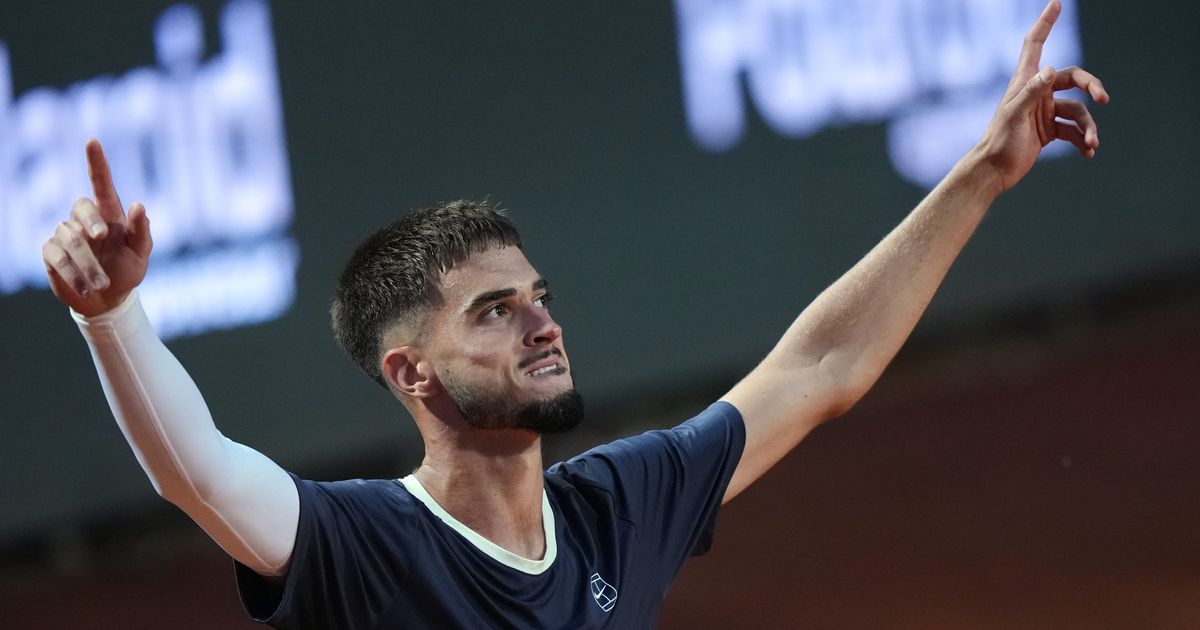 Dino Prižmić Continues Clay Court Surge with Straight-Sets Roland Garros Victory