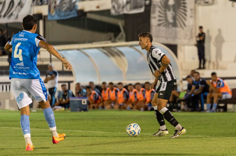 Petar Stanich playing for Real Valladolid
