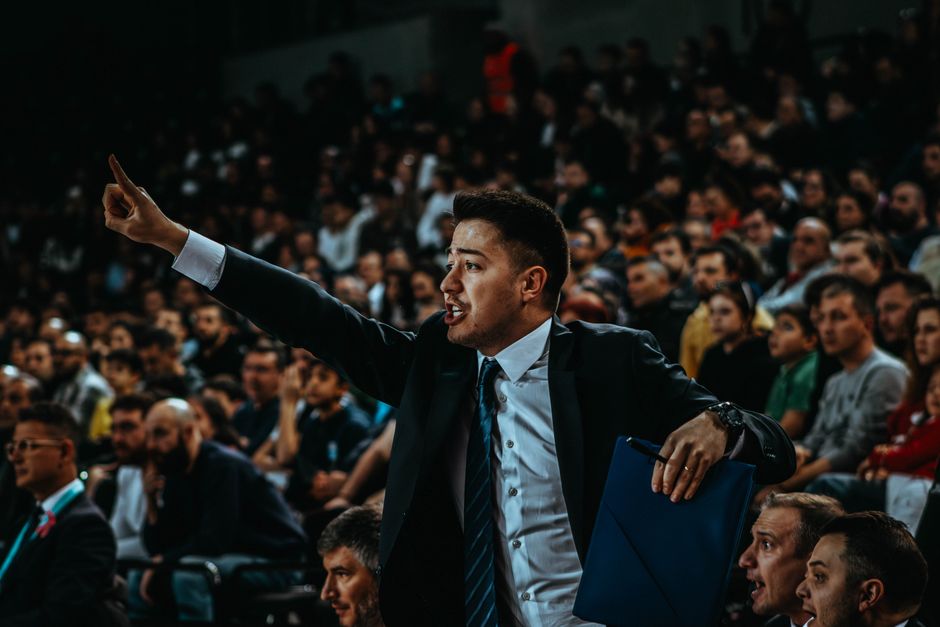 Ergin Ataman Panathinaikos coach sideline EuroLeague