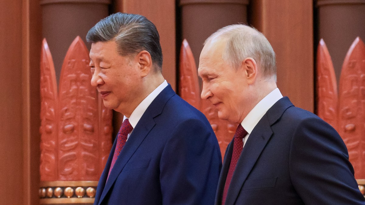 Putin's Poetic Greeting to Xi After Trump's Visit