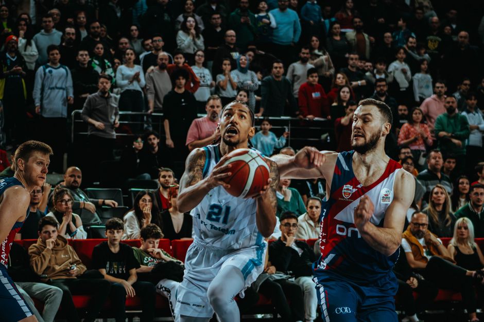 Zane Maclay Panathinaikos basketball uniform action shot