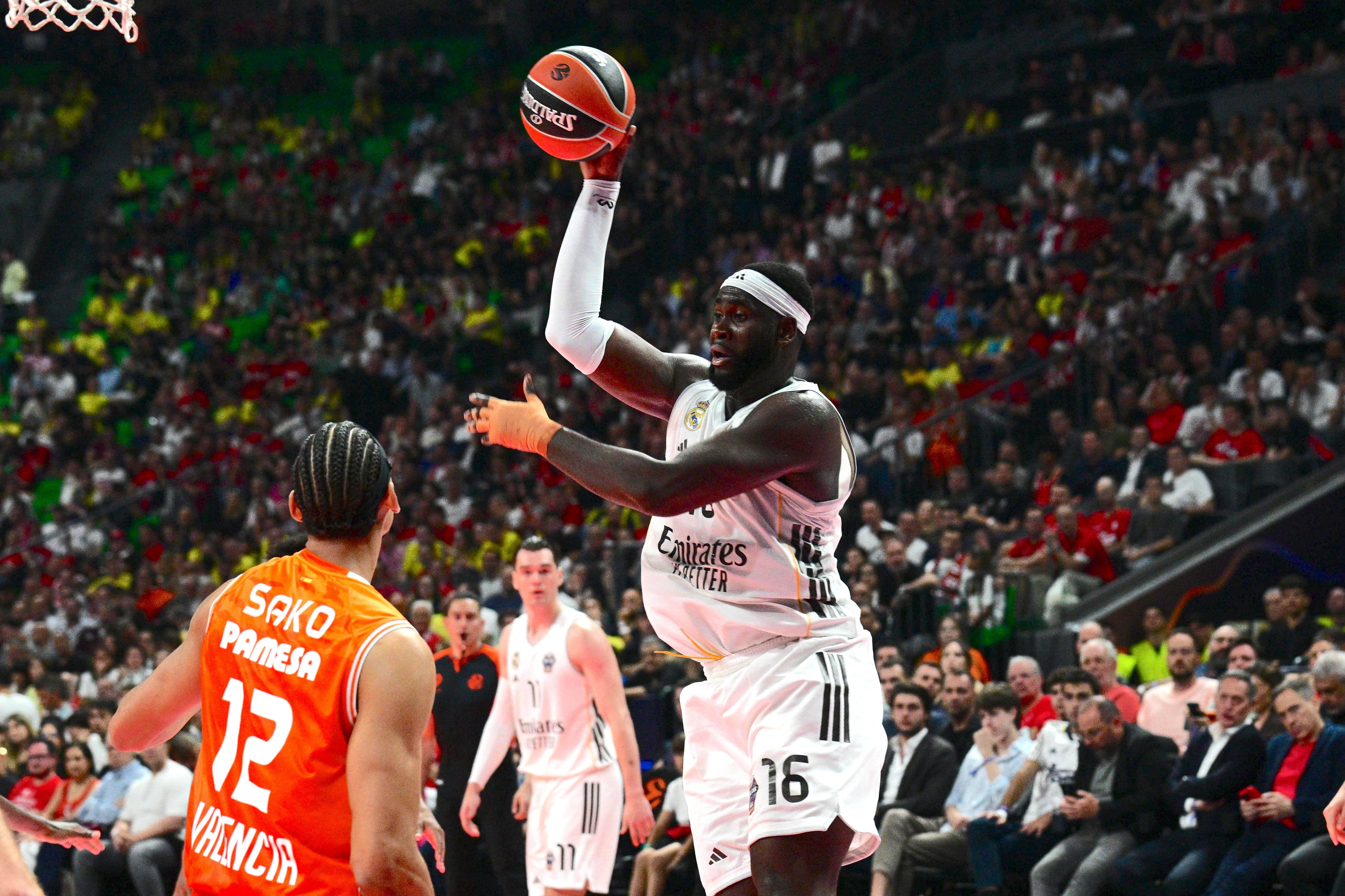 Real Madrid Takes Lead in Athens EuroLeague Semifinal Clash