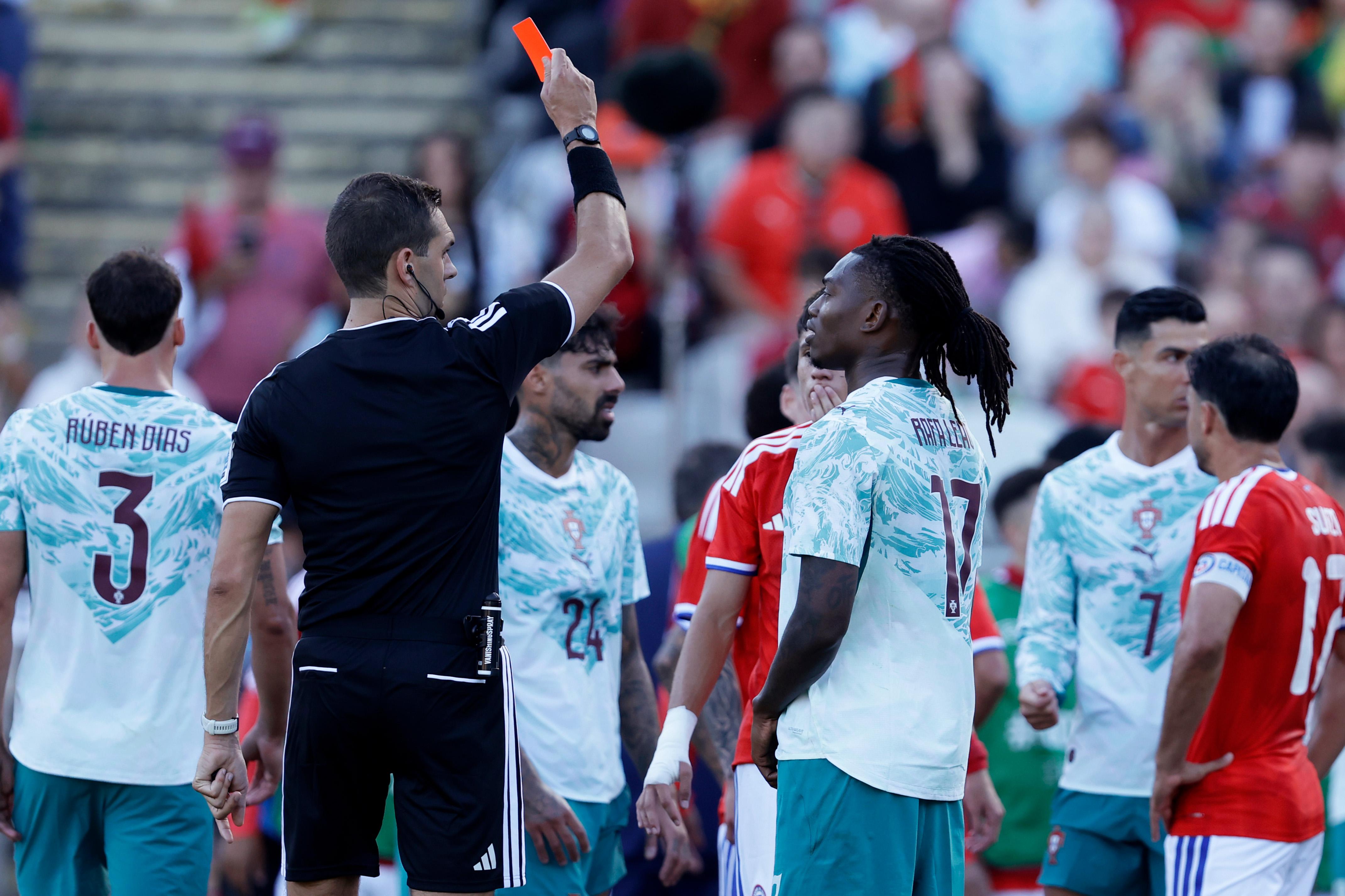 Leao Explains Red Card: I Just Wanted To Protect My Teammate