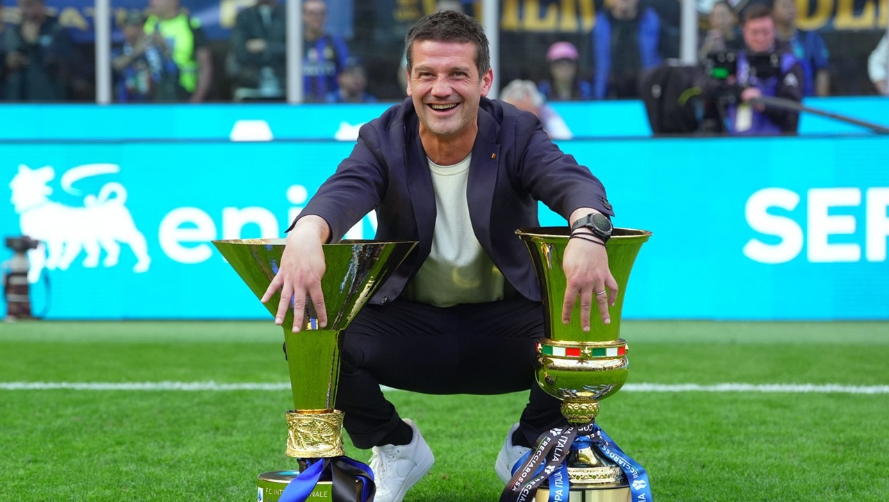 Chivu Celebrates Inter's Title Win with a Water Bomb