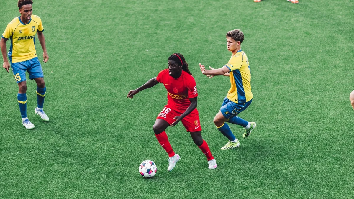Galatasaray Pursues Caleb Yirenkyi, Agent Arrives in Istanbul