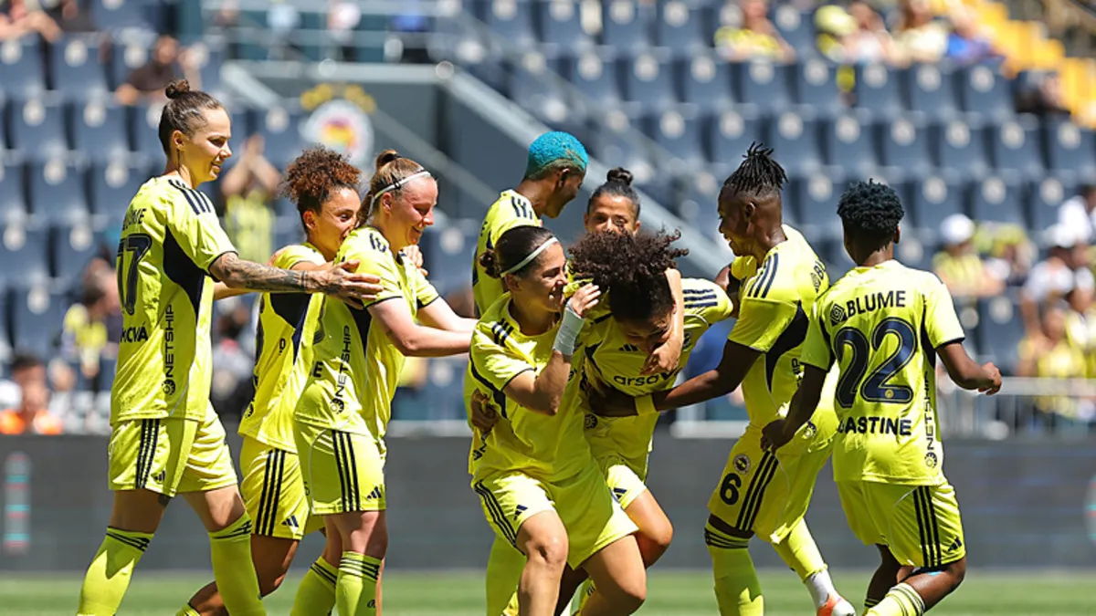 Fenerbahçe Women's Team Clinches 8-0 Victory