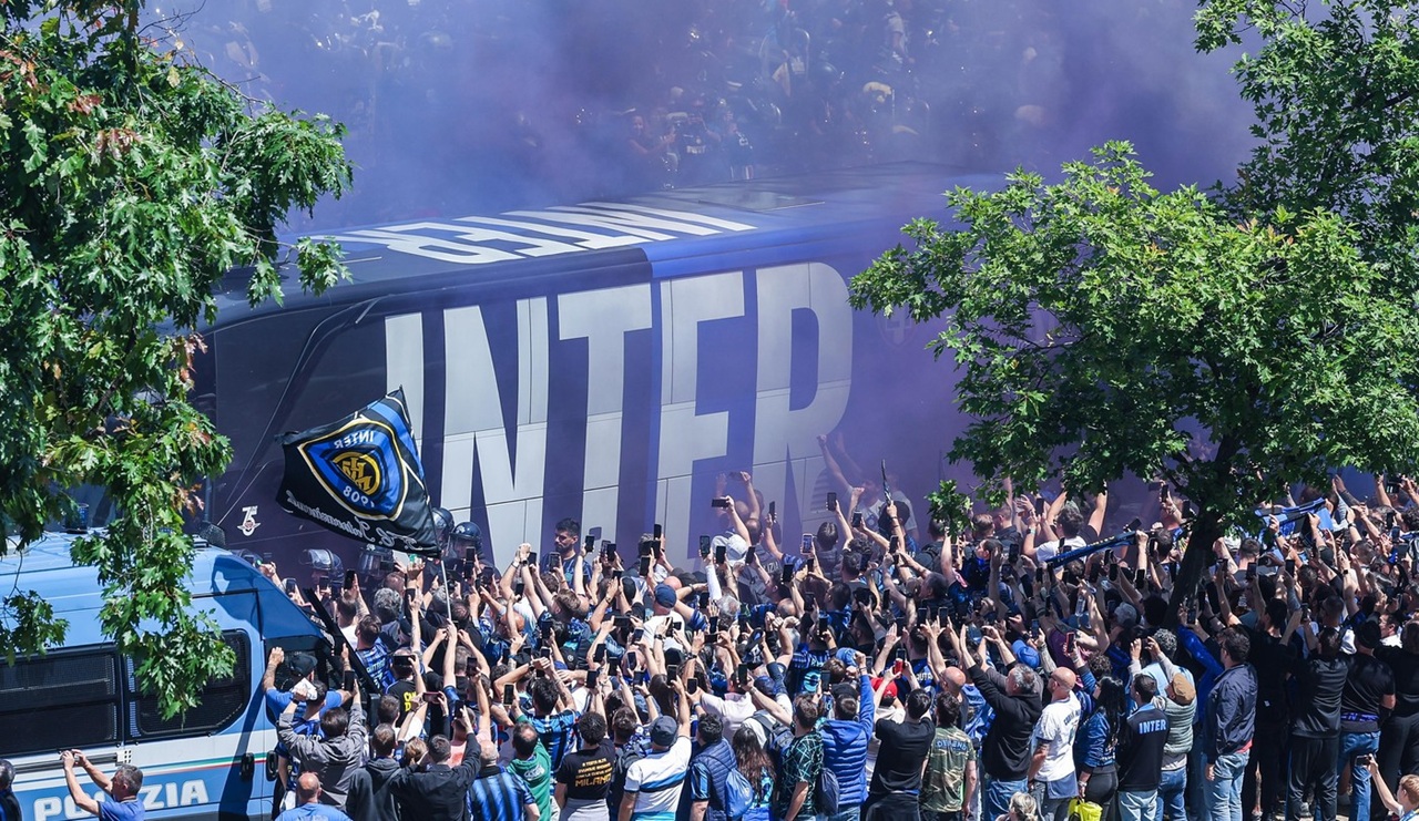 Cristi Chivu's Triumph: Inter Milan's Fans Celebrate Title