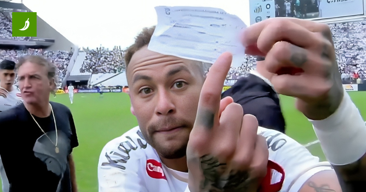 Neymar Furious After Being Incorrectly Subbed in Santos Defeat