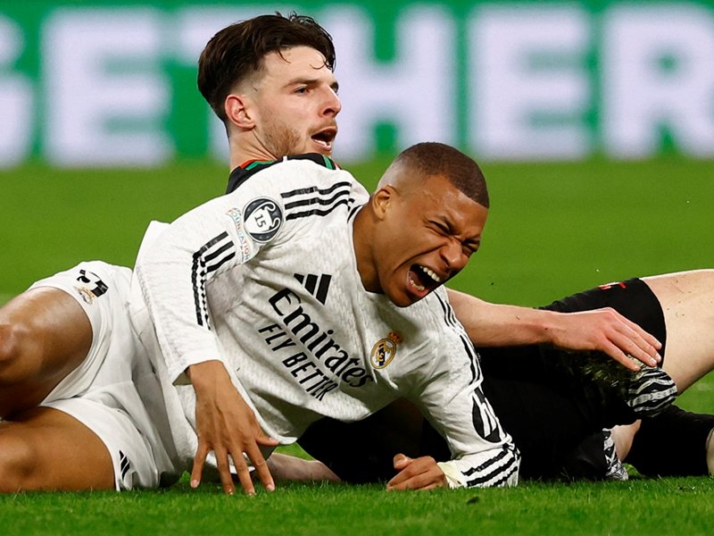 Mbappé on the Bench Against 'Barça', Even If Healthy