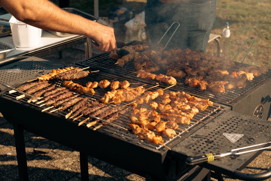 Albanian qebapa grilled meat skewers tavern table