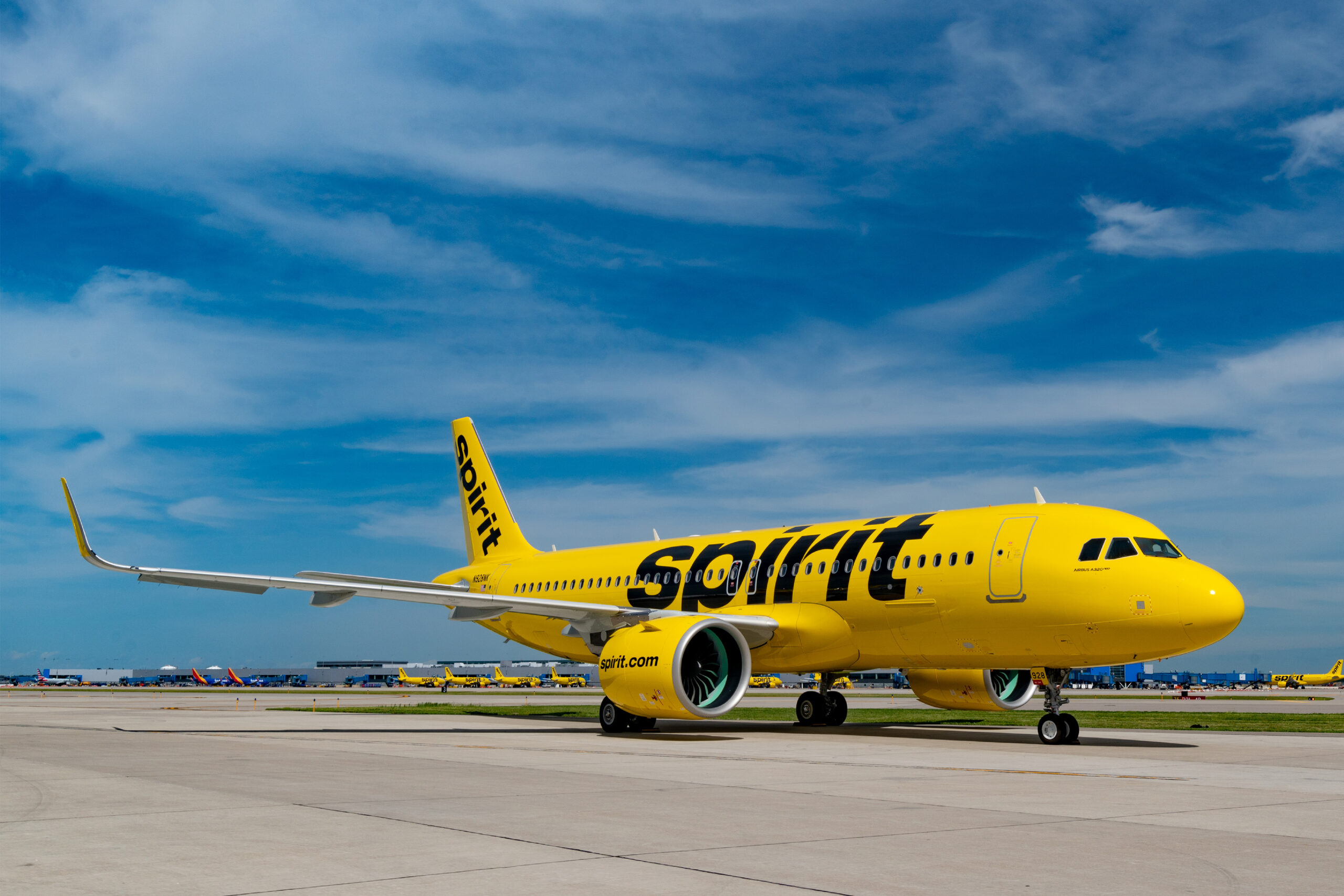 Американската авиокомпания Spirit Airlines прекратява дейността си от днес