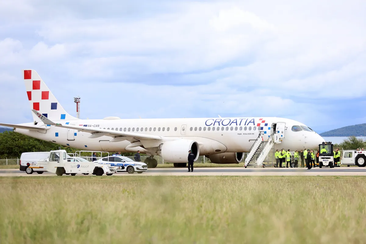 Dramatic Video Emerges of Croatia Airlines Incident in Split