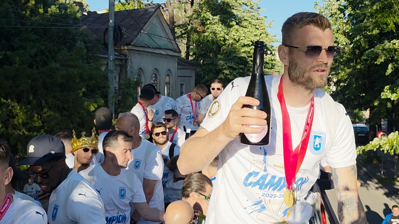 Uni Craiova Celebrates with a Grand Parade