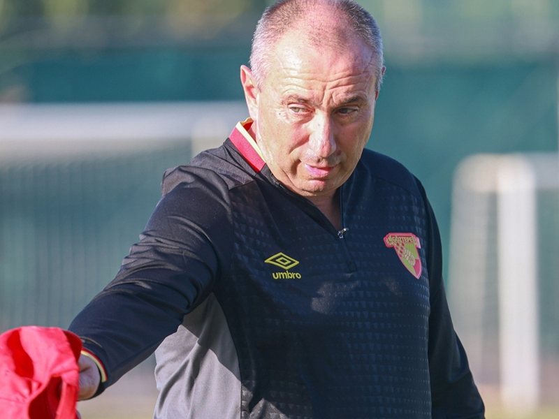 Stoilov and Göztepe Bid Farewell to European Dreams After 0-3 Final Loss in Turkey