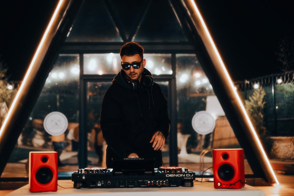 Savina Mala beach club Montenegro night party