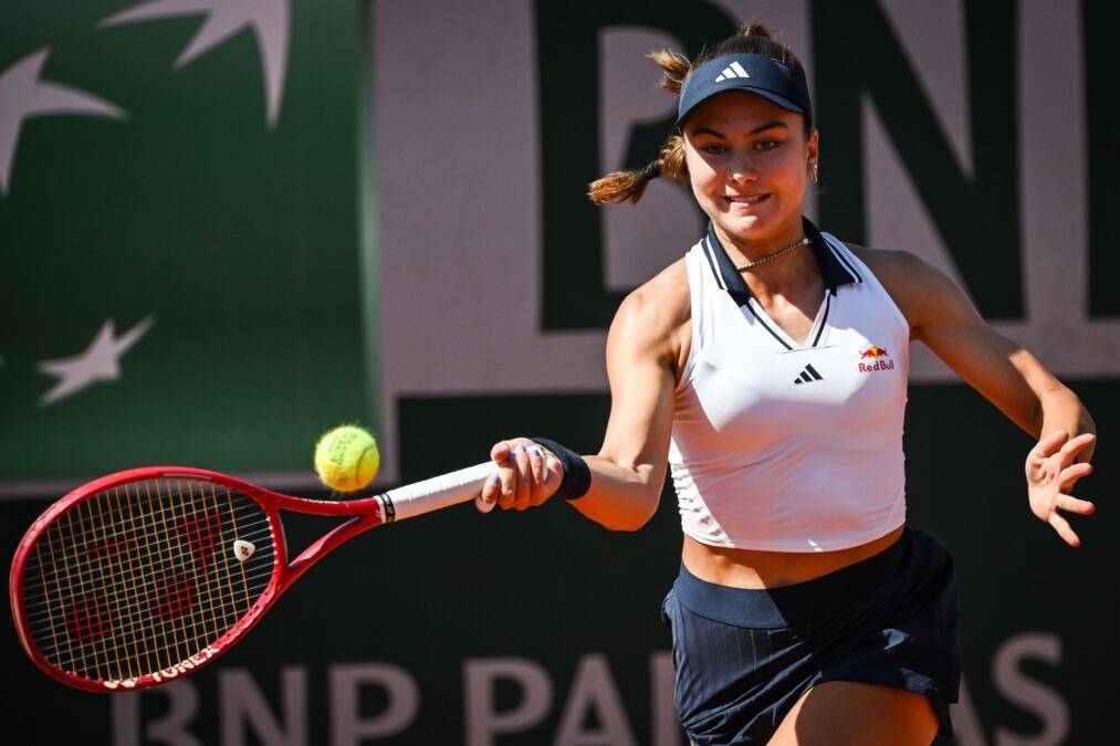 Iva Jović Conquers Paris Clay: Stability Seals Victory