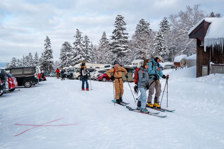 Banya ski resort Bulgaria parking lot trailhead summer