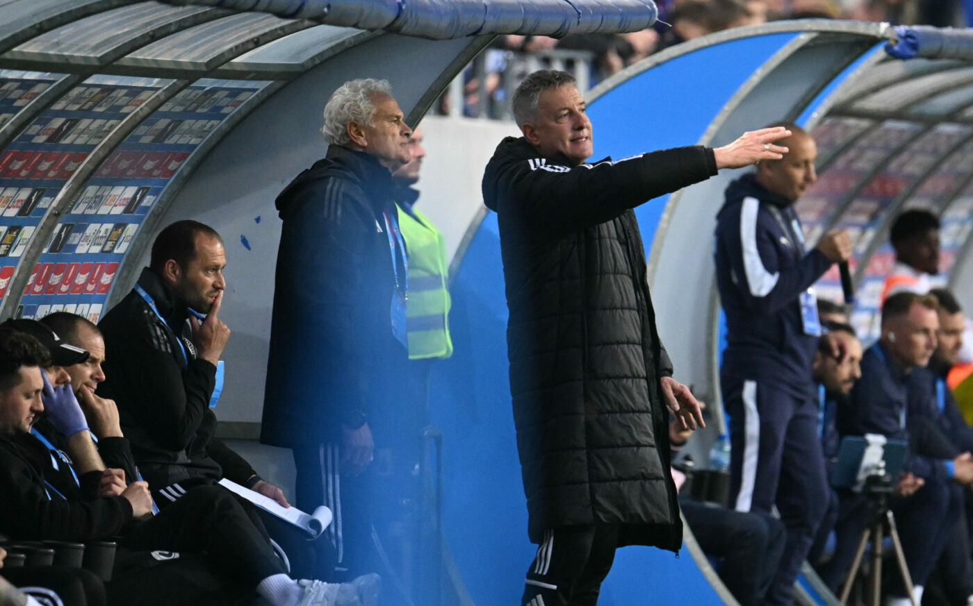 Bergodi Celebrates as Universitatea Craiova Wins Romanian Championship