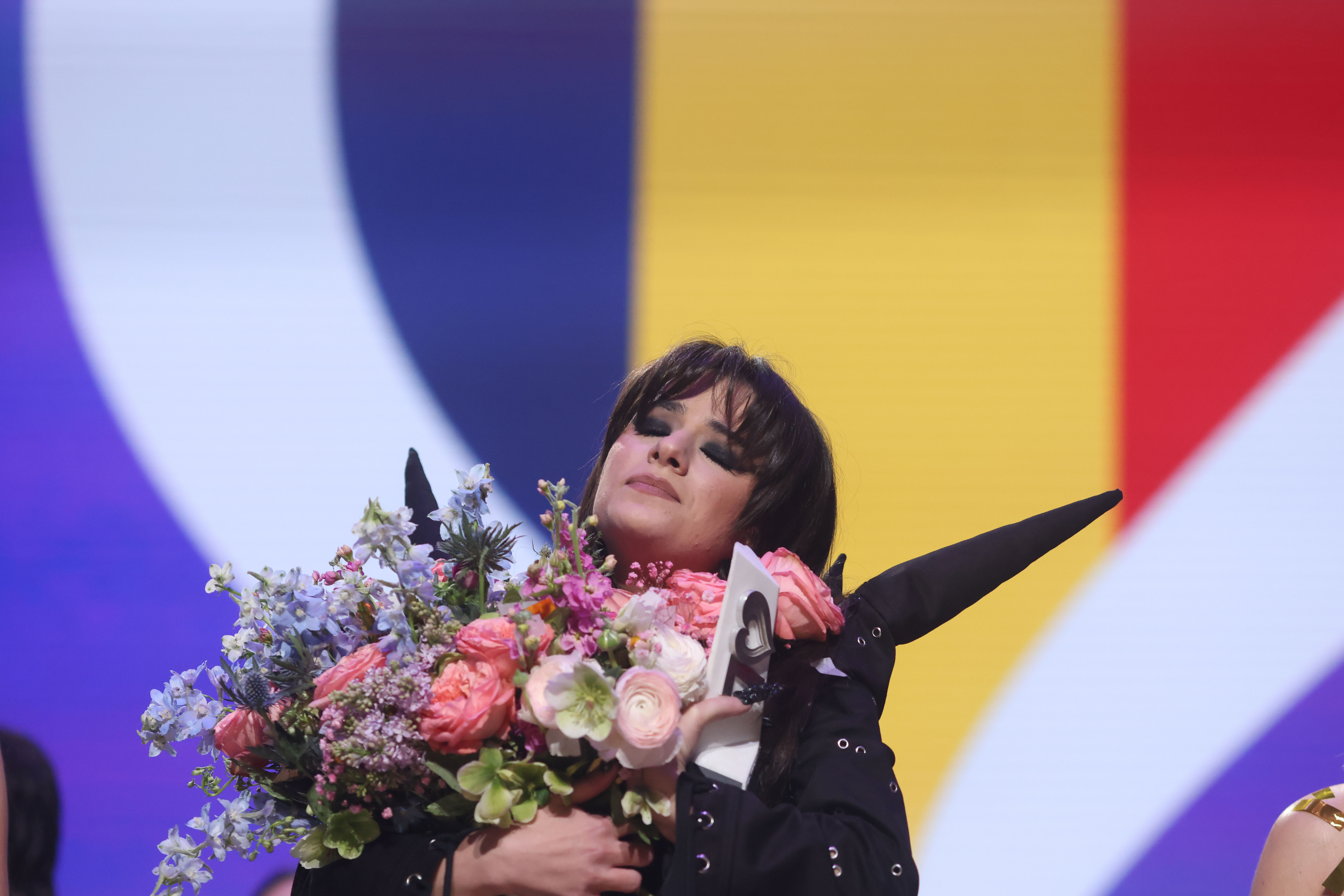 Alexandra Căpitănescu Returns Home to Eager Fans