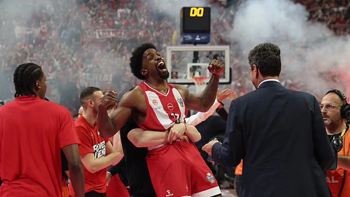 Olympiacos Beats Real Madrid 92-85 to Claim EuroLeague Title