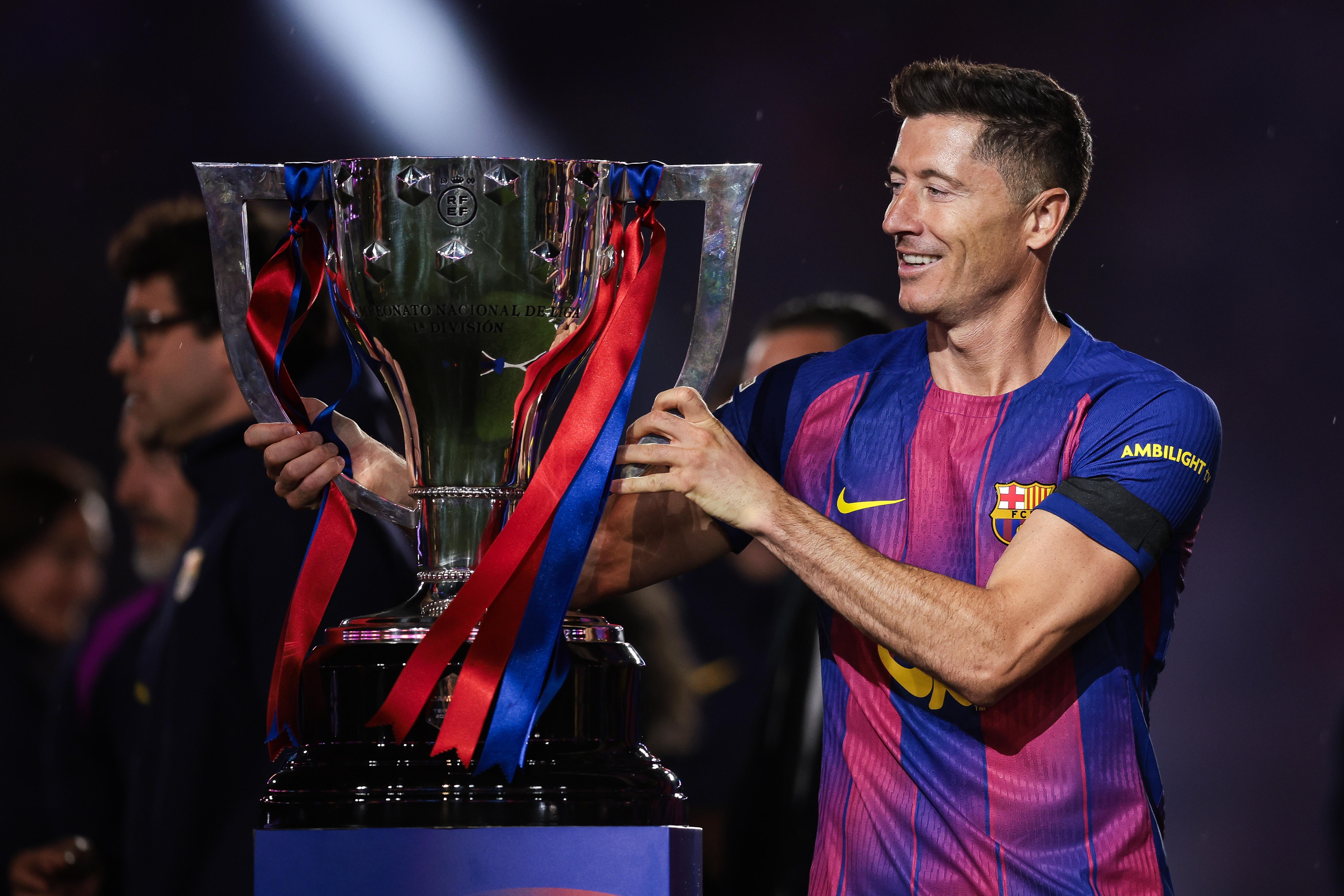 Lewandowski Announces His Departure from Barcelona