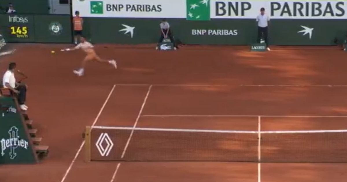 Djokovic's 39-Year-Old Magic: The Shot That Stunned Roland-Garros