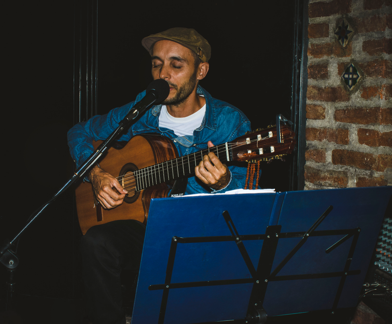 Cafe Ljubav Ohrid North Macedonia live music acoustic set