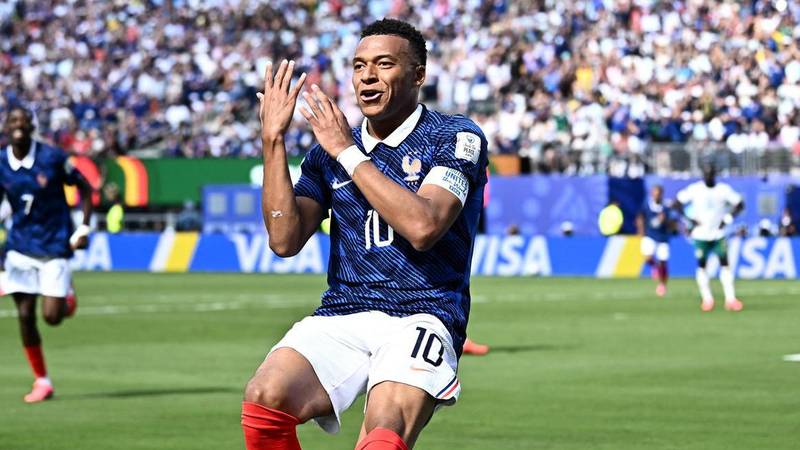 Mbappé Shatters Records! France Crushes Senegal 2-0 in Historic SP Victory
