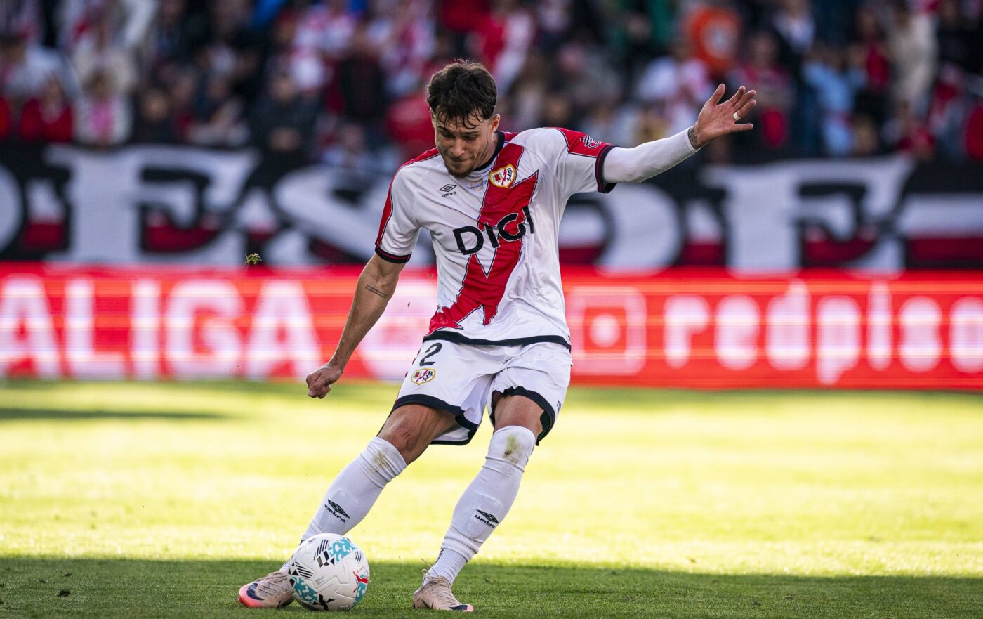 Catalan Press Highlights Romanian Star Andrei Rațiu Ahead of Conference League Final