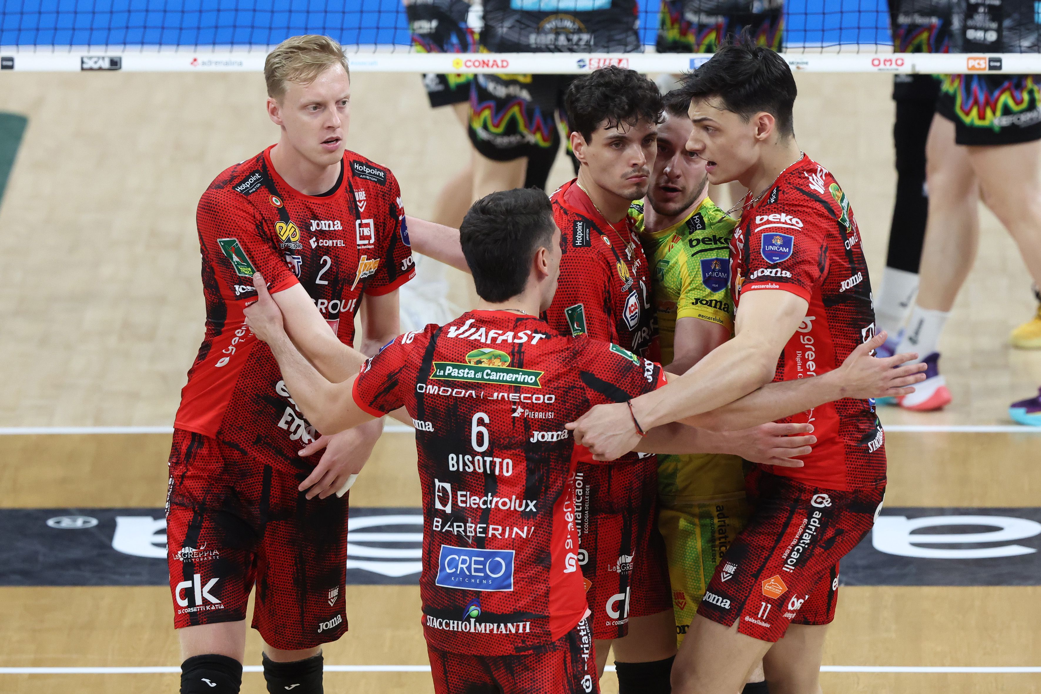 Super Alex Nikолов Scores 25 Points, But Lube Settles for Silver in Italy