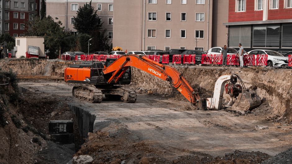 Ankara Esenboğa Airport runway repair work excavator
