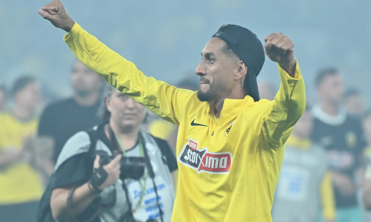 AEK: Two Brazilian Clubs Eyeing Peréira