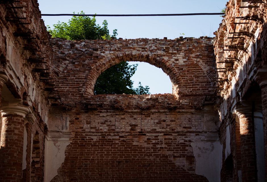 Chasing the Emperor's Ghost: A Raw Trek Through Gamzigrad-Romuliana