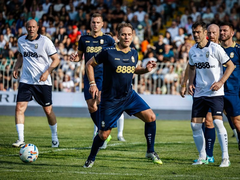 Petrov Charity Match Draws 13,000 Fans in Burgas for Cancer Aid