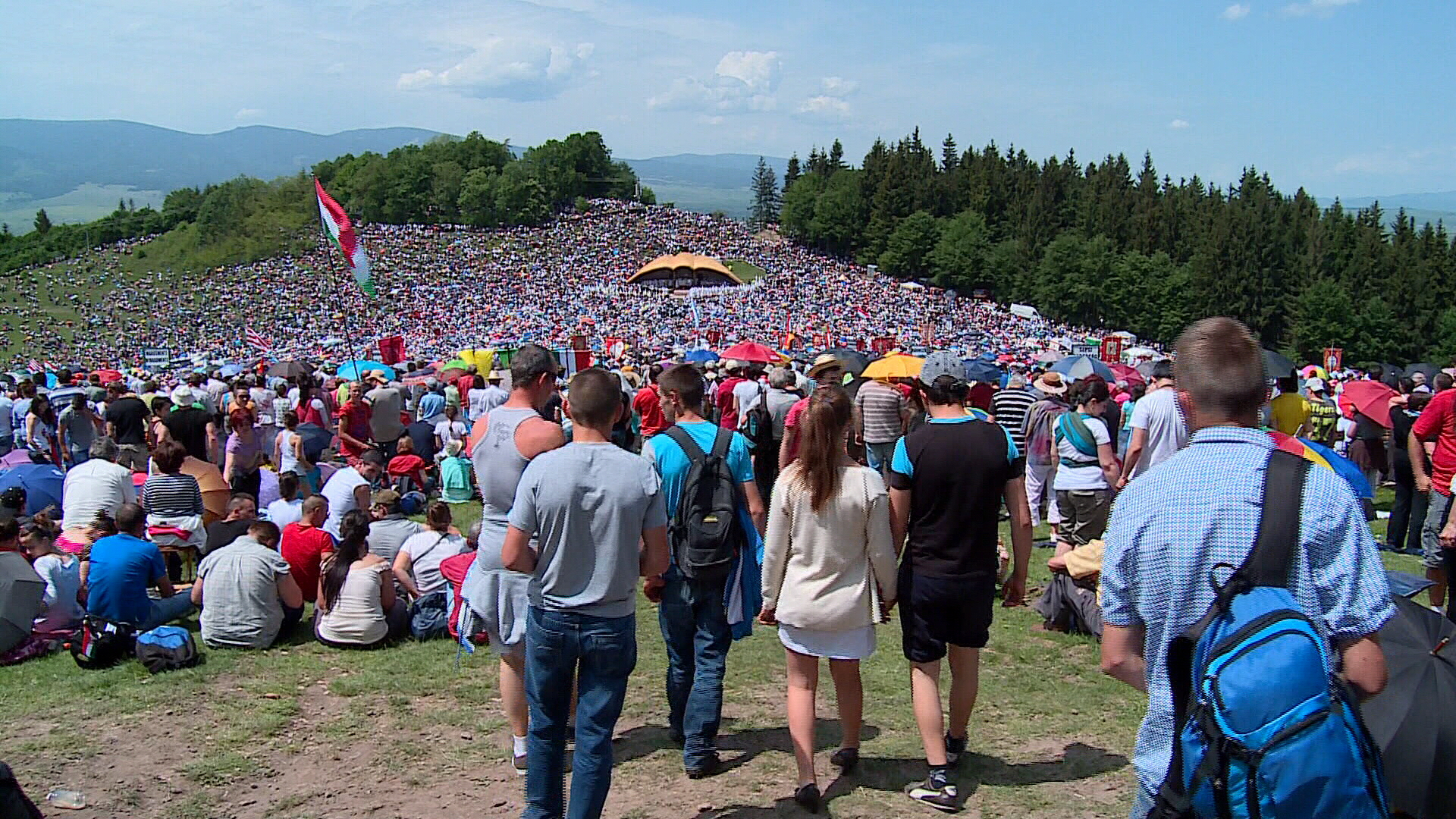 300,000 Faithful Gather at Șumuleu Ciuc for Record Pentecost Pilgrimage