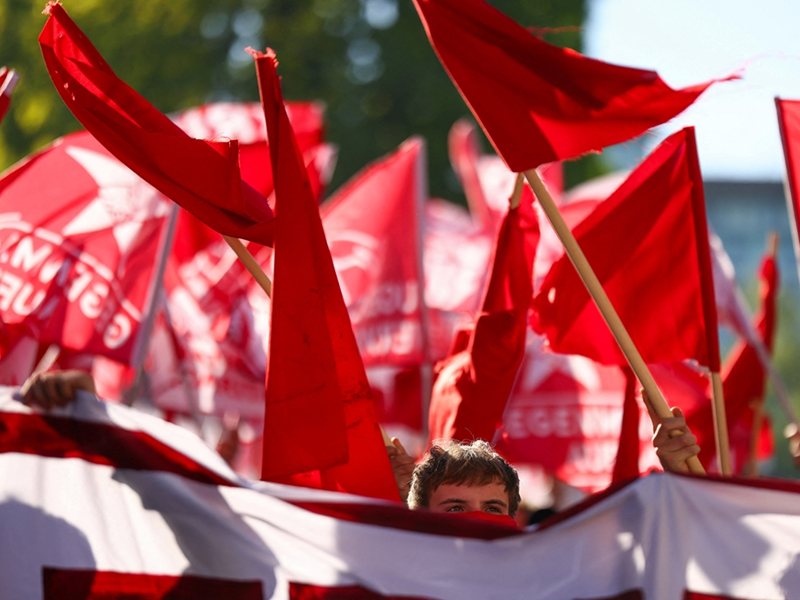 Работници в Германия протестираха срещу планираното намаление на разходите за здраве и социални услуги