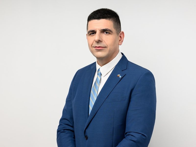 Ивайло Мирчев се извини на избирателите, макар всички без един от "Да, България" да били зрели - против ряздялата с "Промяната"