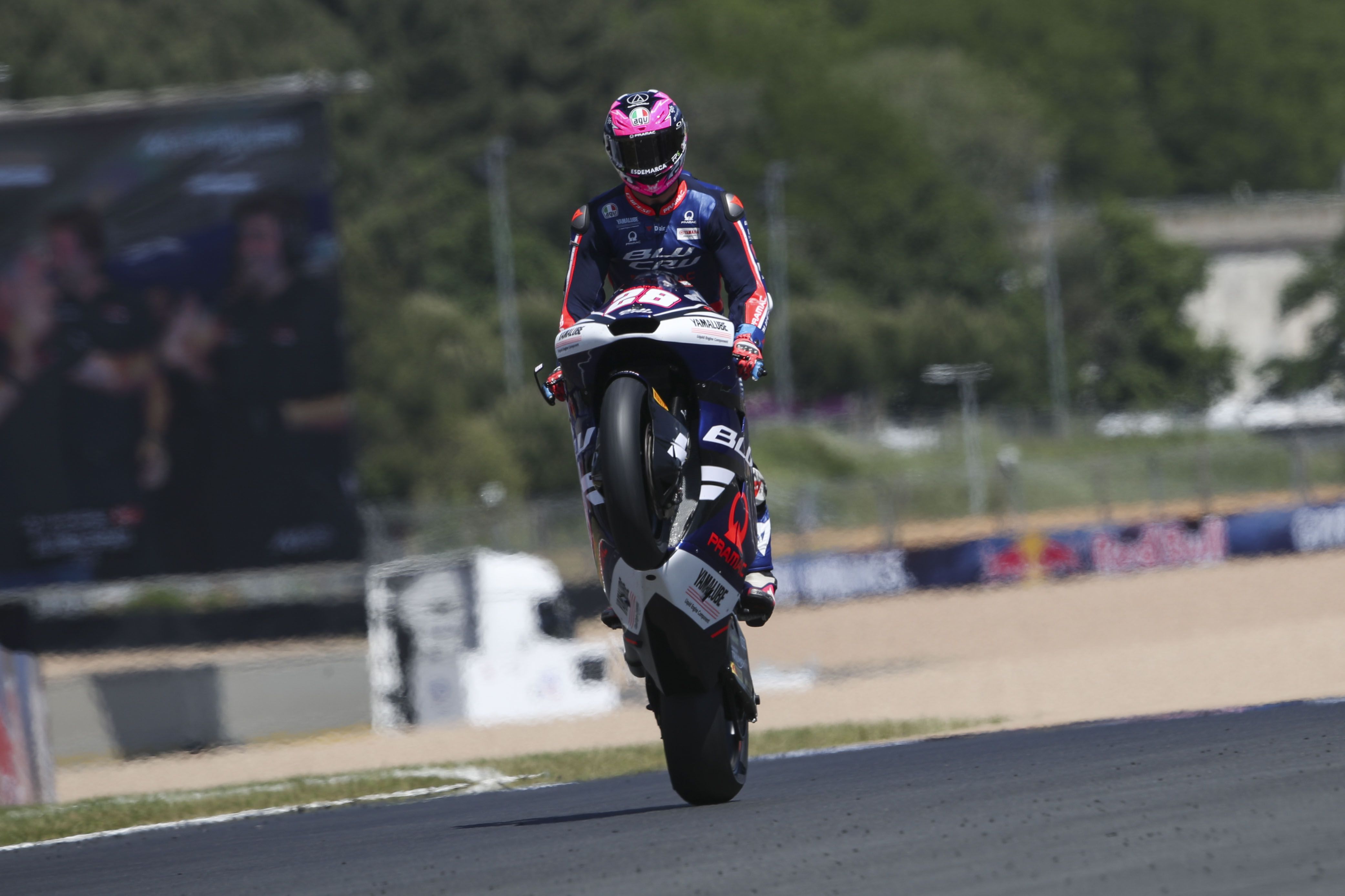 Izan Guevara Triumphs in French Moto2 Grand Prix