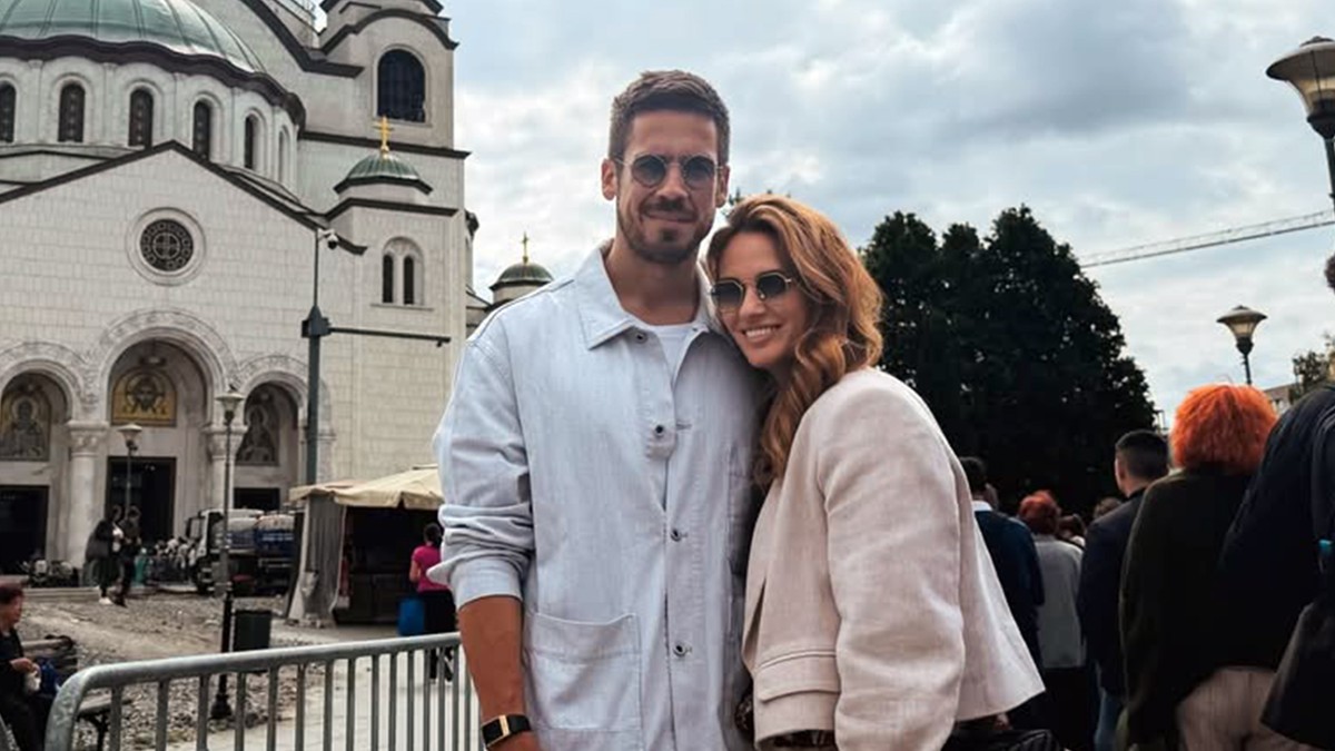 Six-Hour Wait! Celebs Bow to Virgin Mary’s Belt in Belgrade