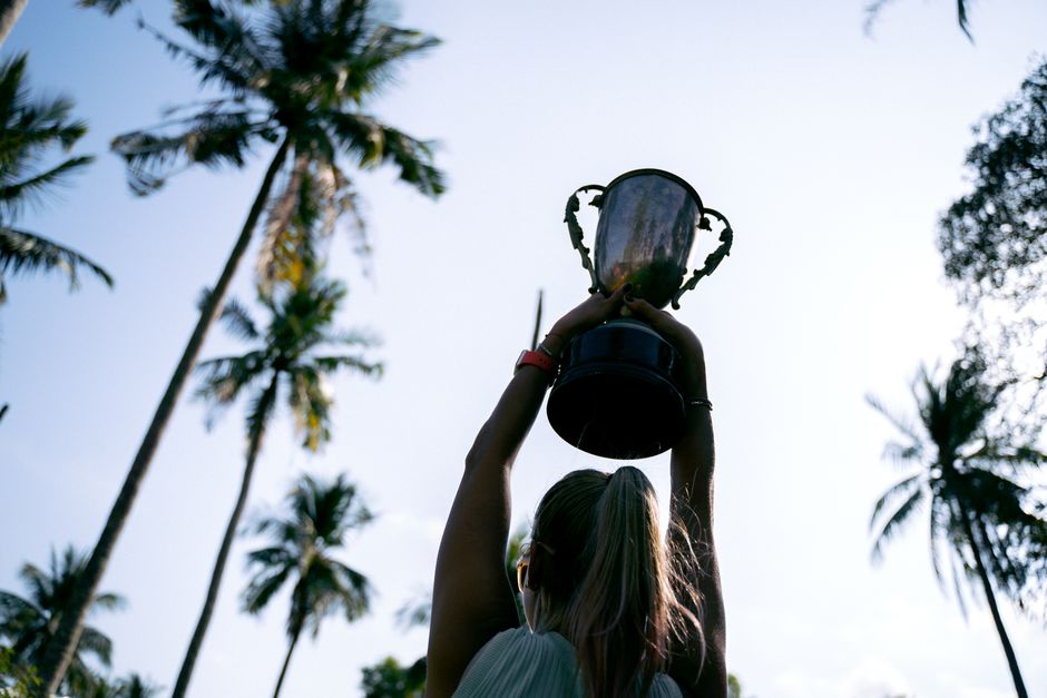 Zeynep Sönmez celebrating tennis victory