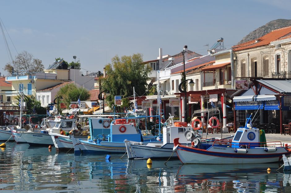 Pythagoreion Samos waterfront bars clubs evening