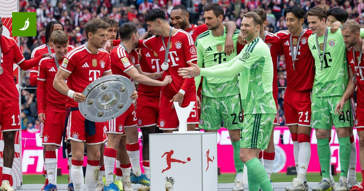 Neuer Celebrates Bayern's Bundesliga Title With Goretzka