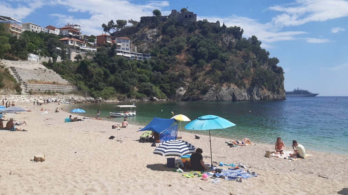Greece Heatwave Hits: Sea Temperatures Soar as Summer Season Begins