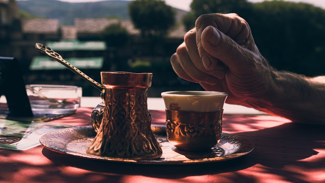 Bosnian coffee džezva fildžan rahat lokum table