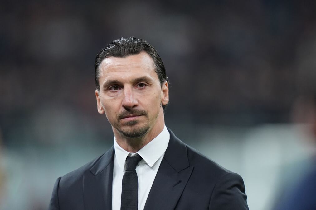 Milan Fans Storm San Siro After Cagliari Defeat, Security Escorts Ibrahimović