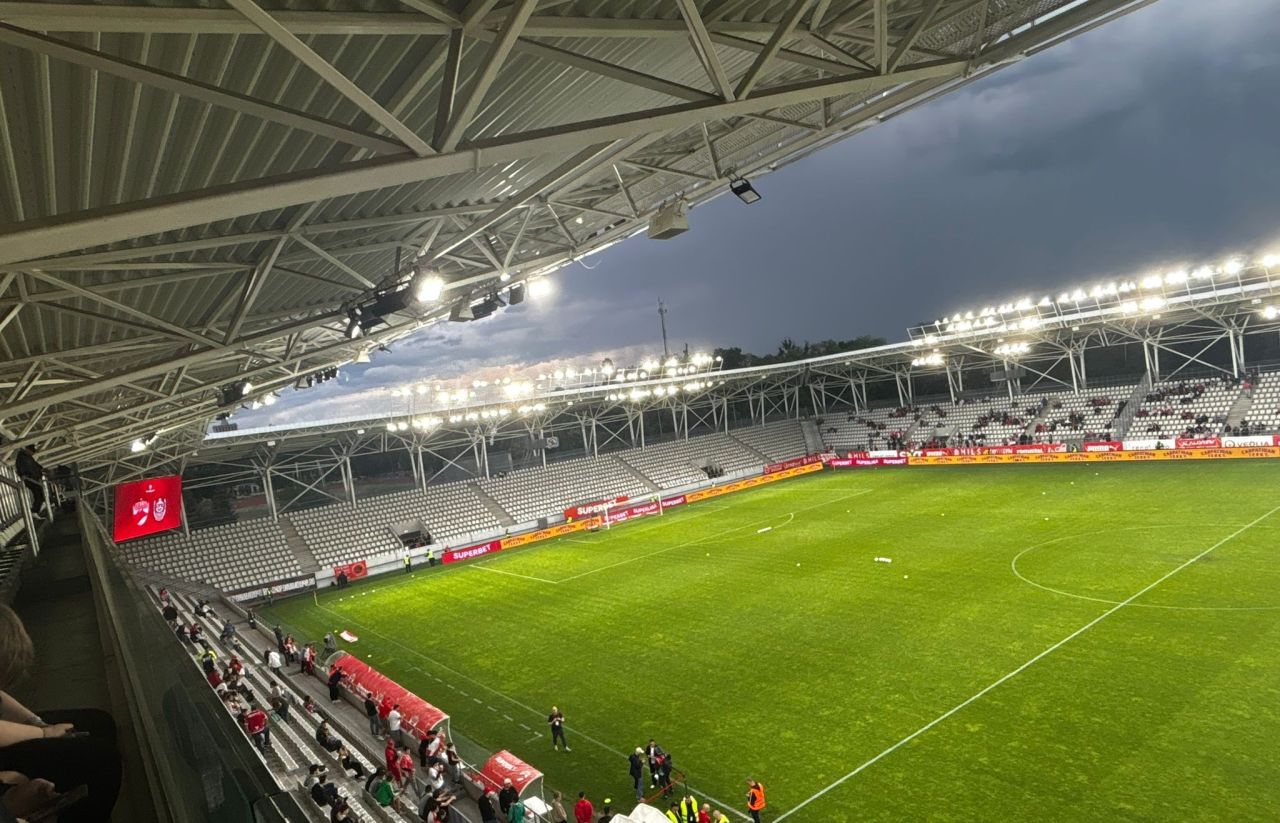 Empty Triumph Arch Before Dinamo vs CFR Cluj Match: What's the Reason?