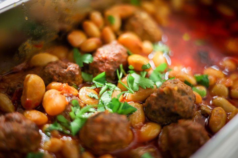 Ohrid local restaurant Tavce Gravche bean stew bread