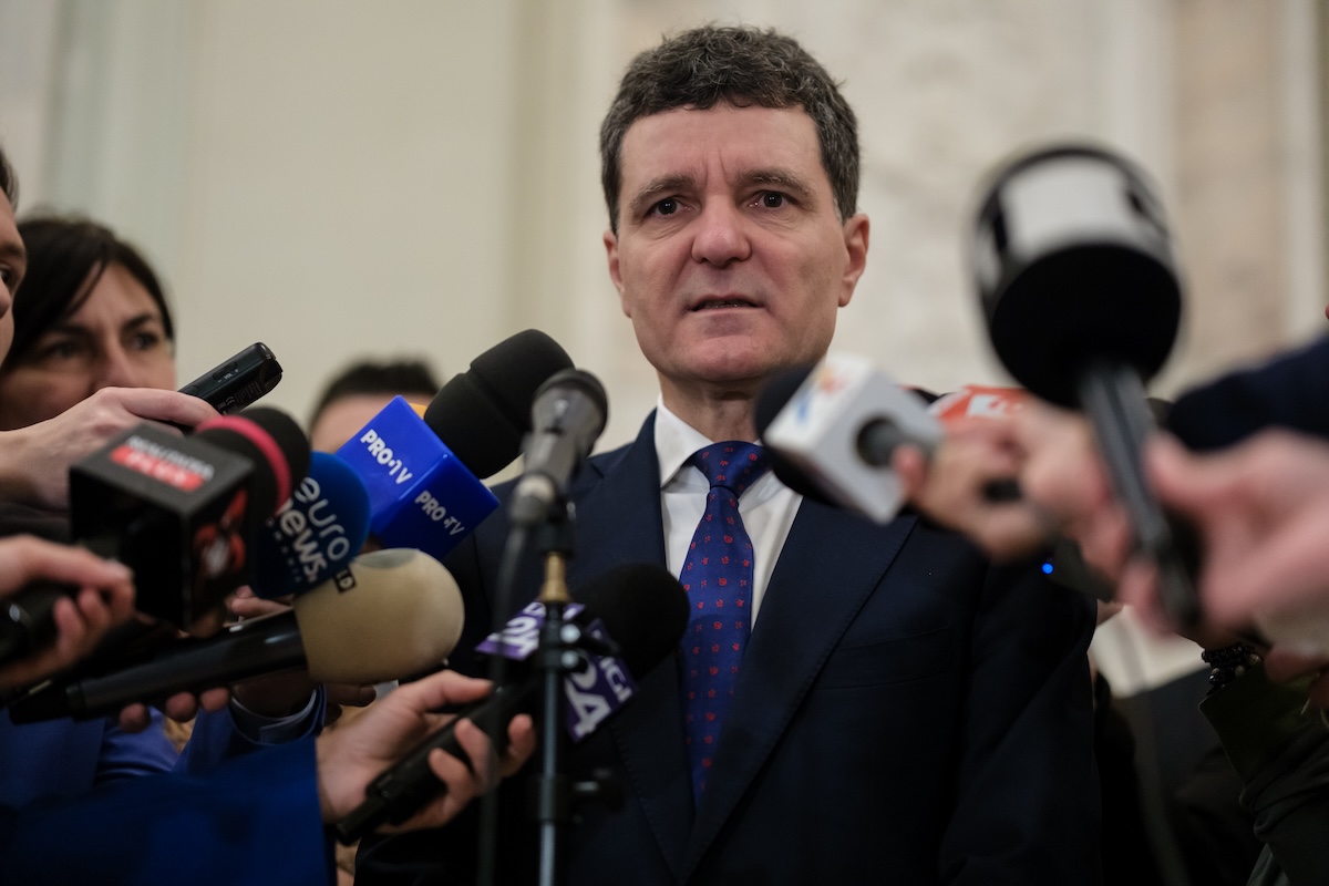Romanian President Honors 1986 European Champions Steaua on 40th Anniversary