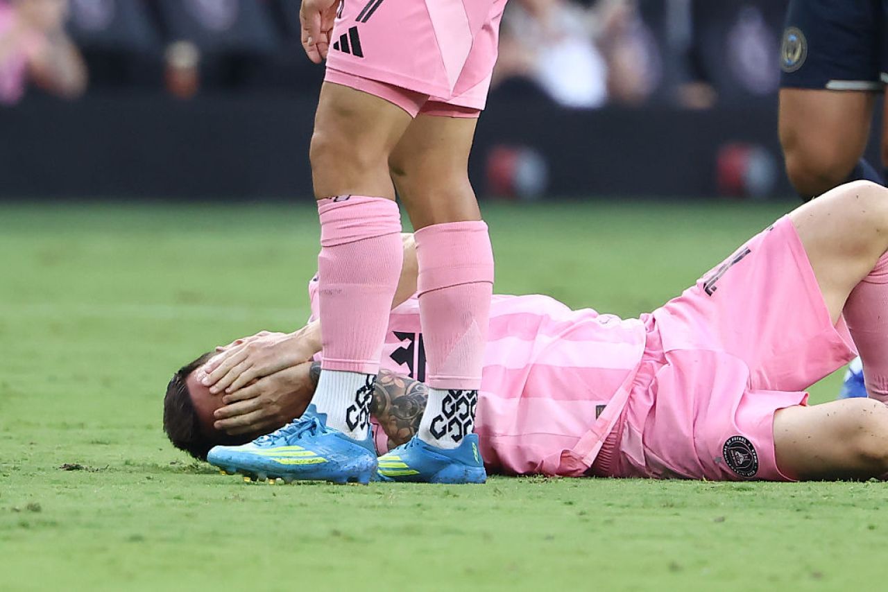 Messi Injury Scare: Star Leaves MLS Clash Early Ahead of World Cup